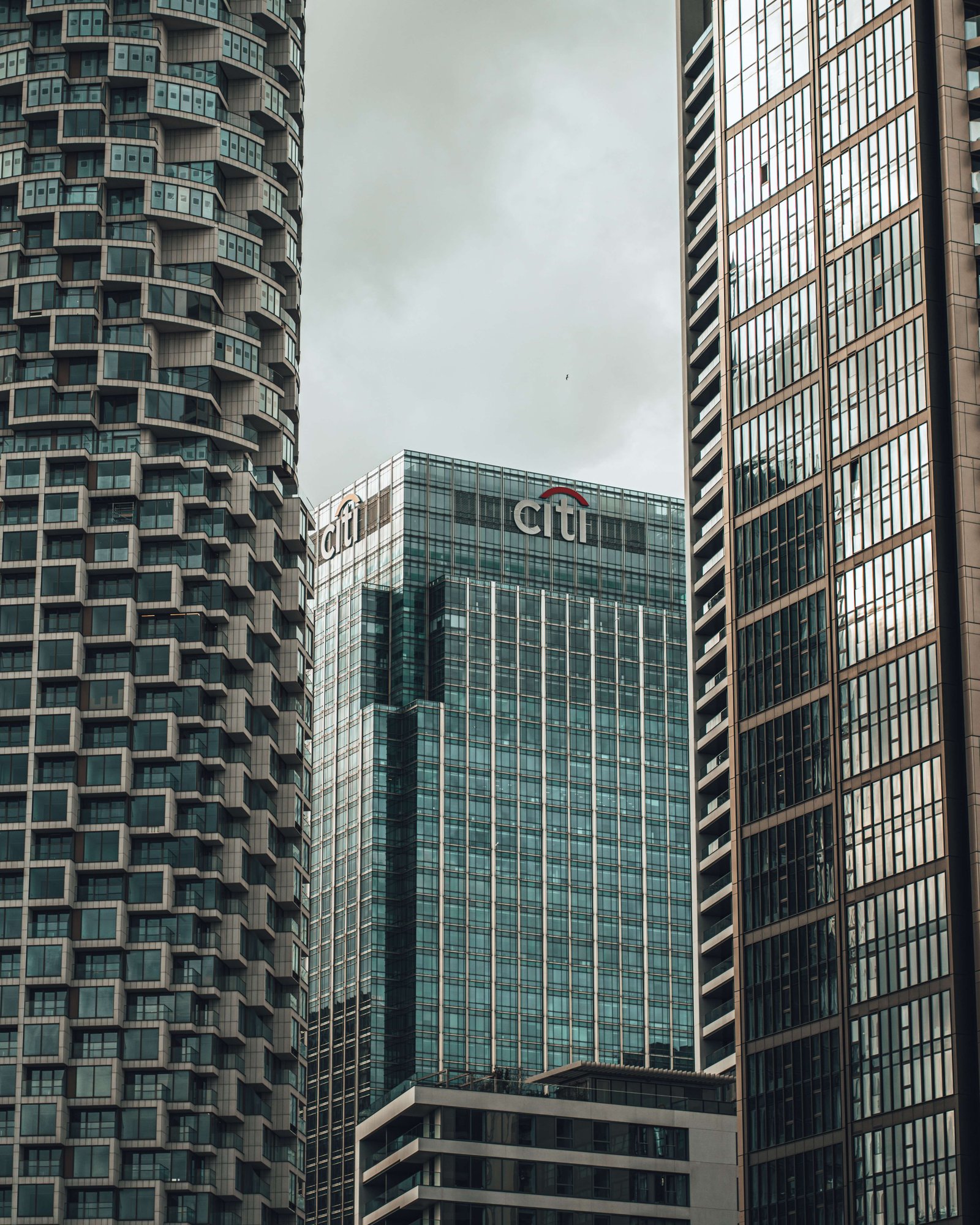 Showing building of Citi bank in US, Savings Accounts